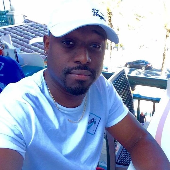 Meet your Posher, Antonio - Picture 1 of 1